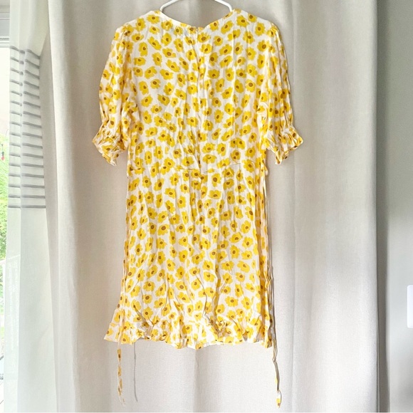 Faithfull The Brand Florence Mini Dress in Constance Floral Print Marigold - Picture 3 of 4